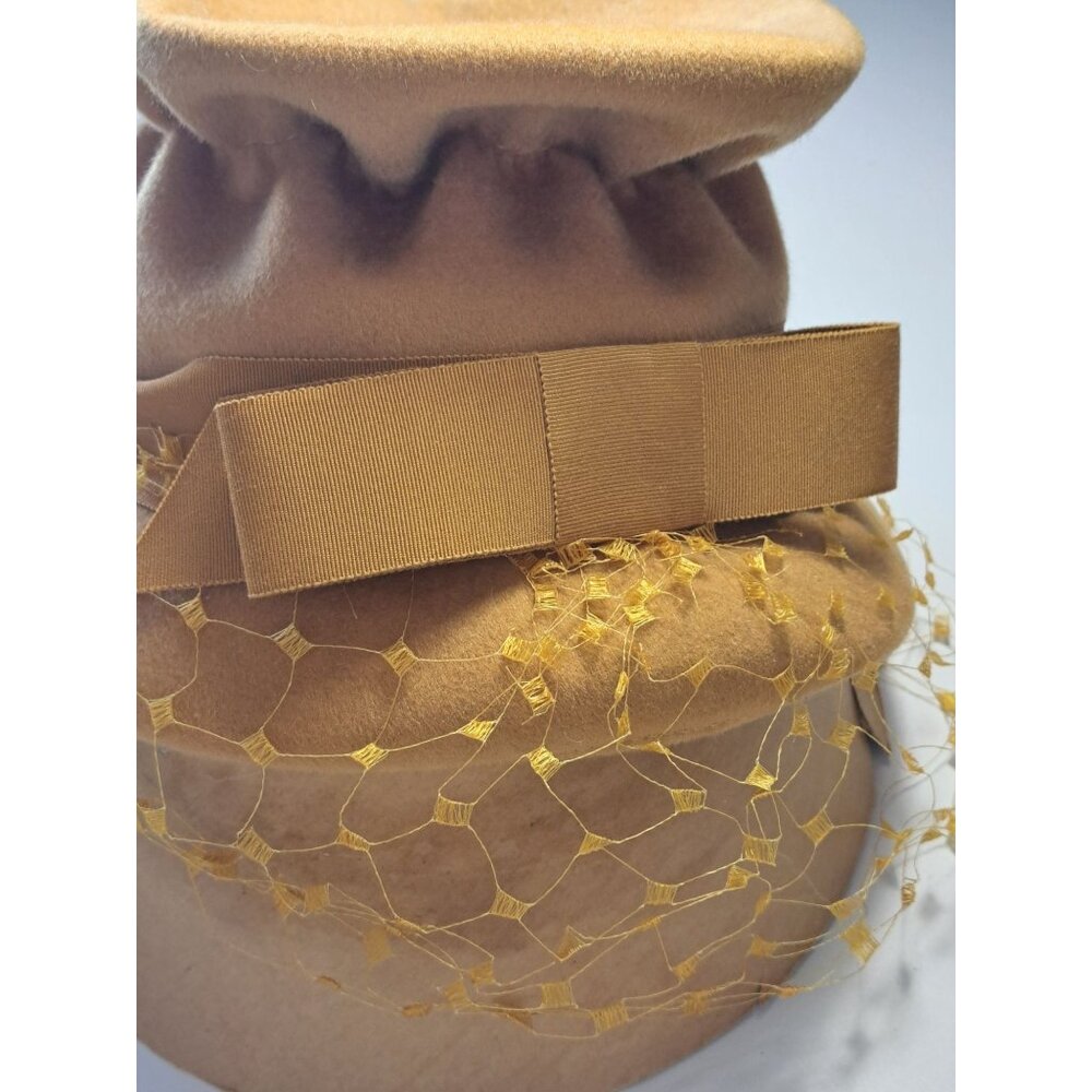 Vtg Glenover Derby Wool Cloche Hat With Netting & Bow  Women's Gold Union Made - Picture 2 of 13